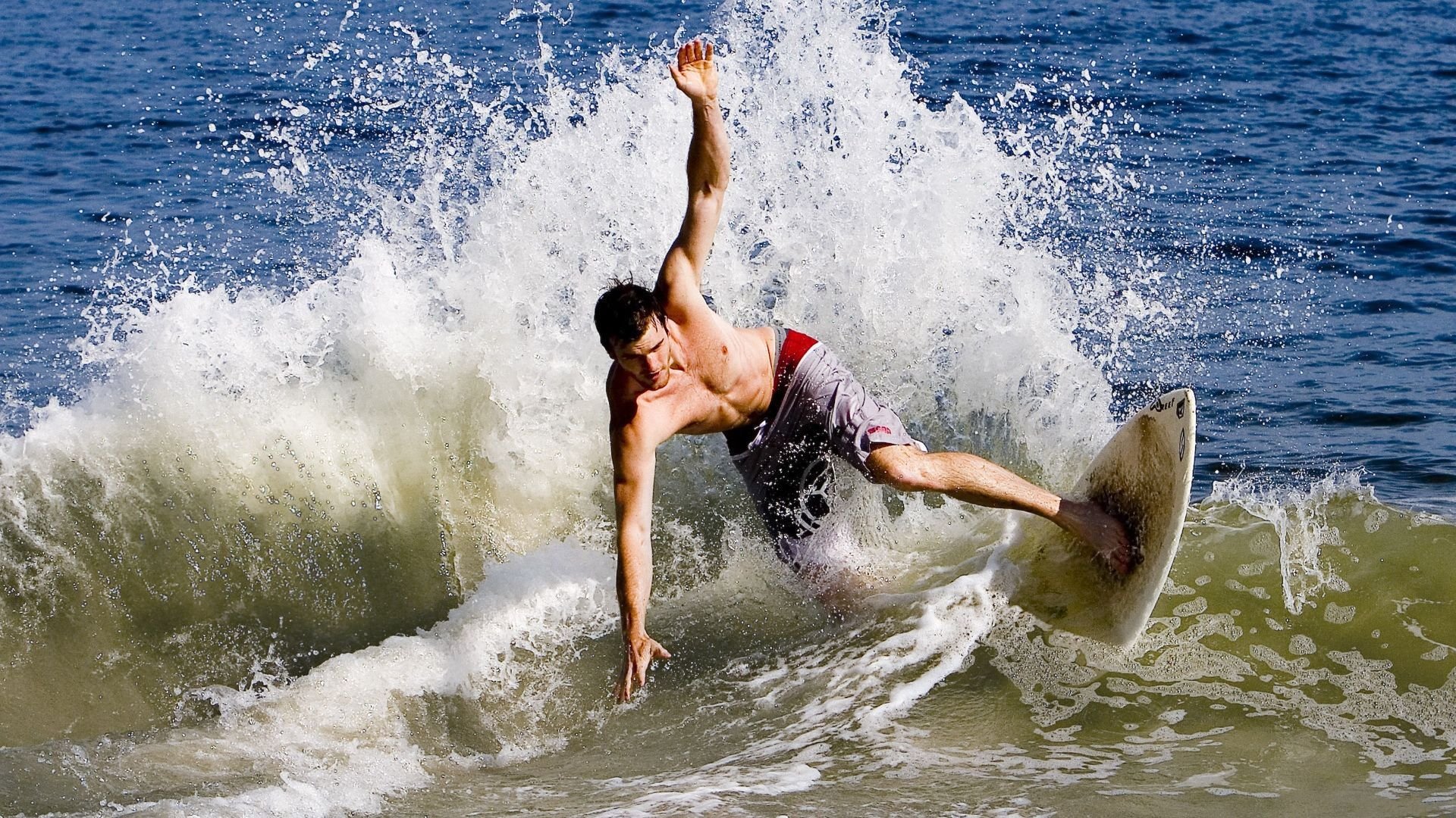 F1赛事全球收视率创新高，f1赛车收视率