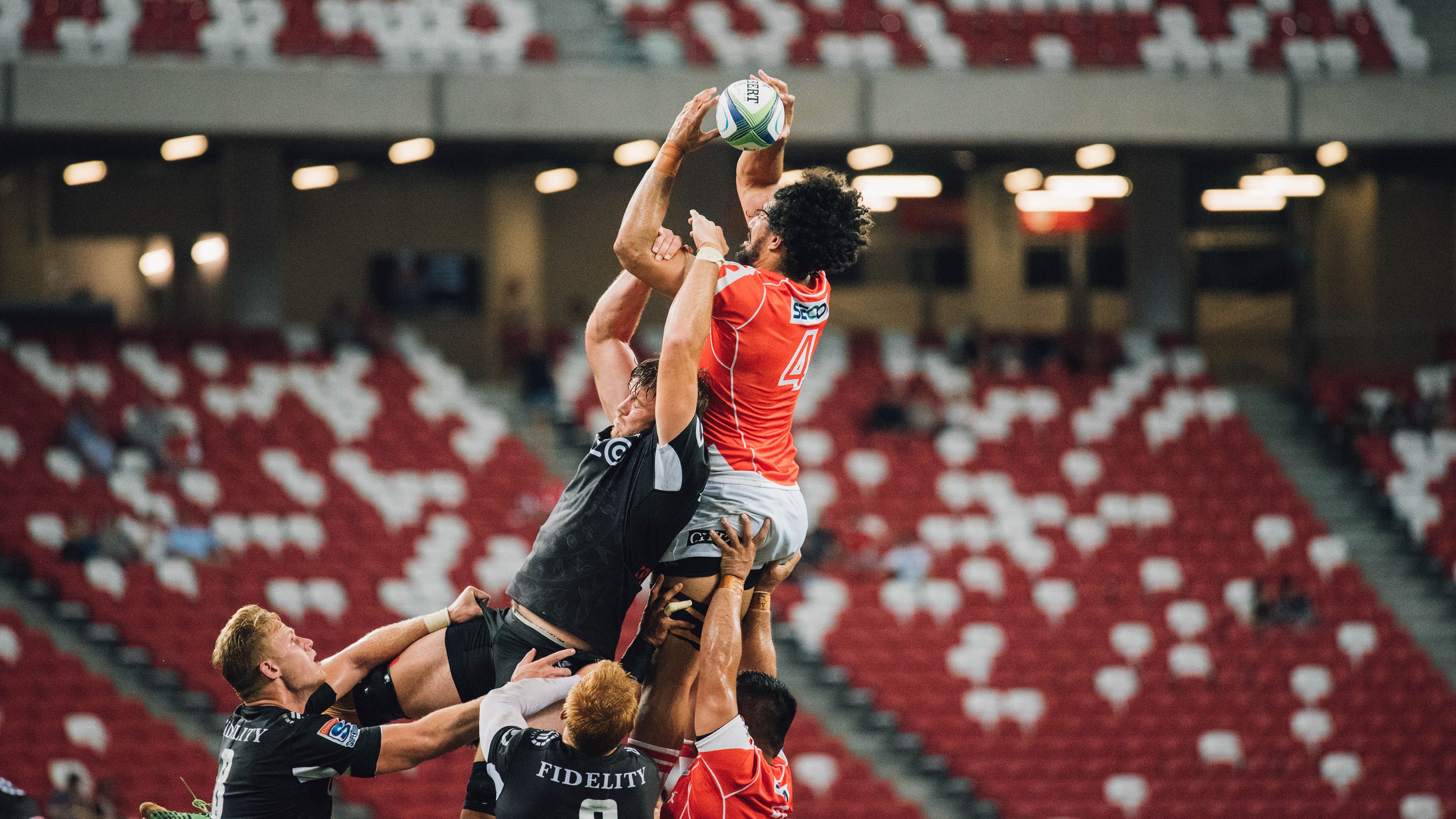 世界拳击大奖赛北京站中国重拳王判定击败巴西悍将 成功卫冕，世界拳击理事会重量级拳王争霸赛